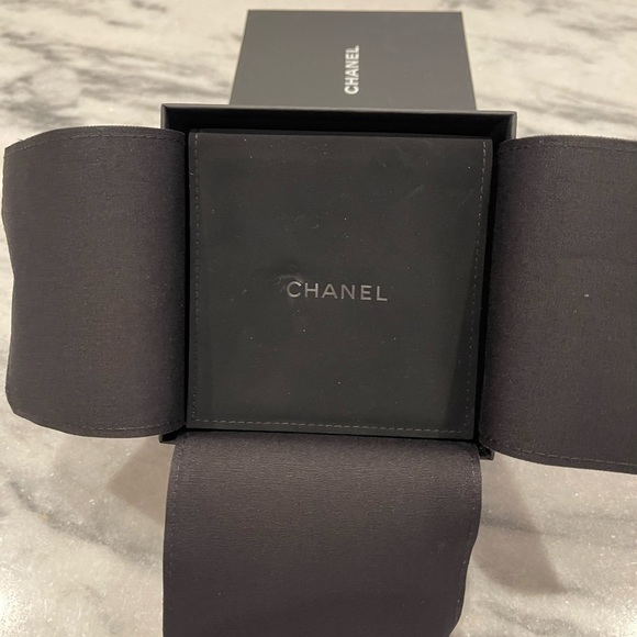 Chanel Box - Picture 5 of 11